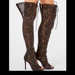 Thigh high stiletto boots - black lace